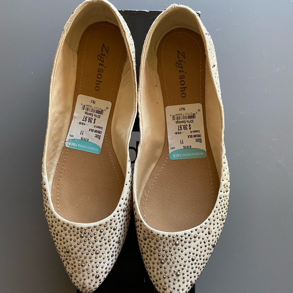 Dolce Vita White Snake leather wedge size 8 shoes